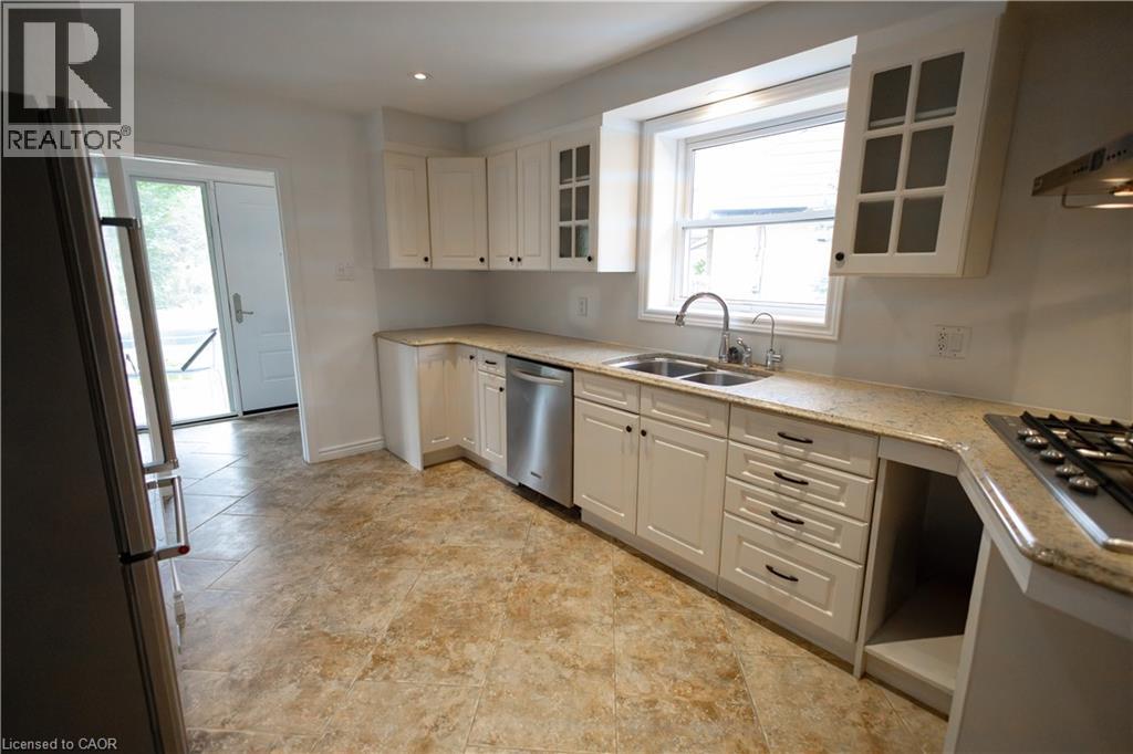 25 Allonsius Drive Unit# Main, Etobicoke, Ontario  M9C 3N4 - Photo 5 - 40842373