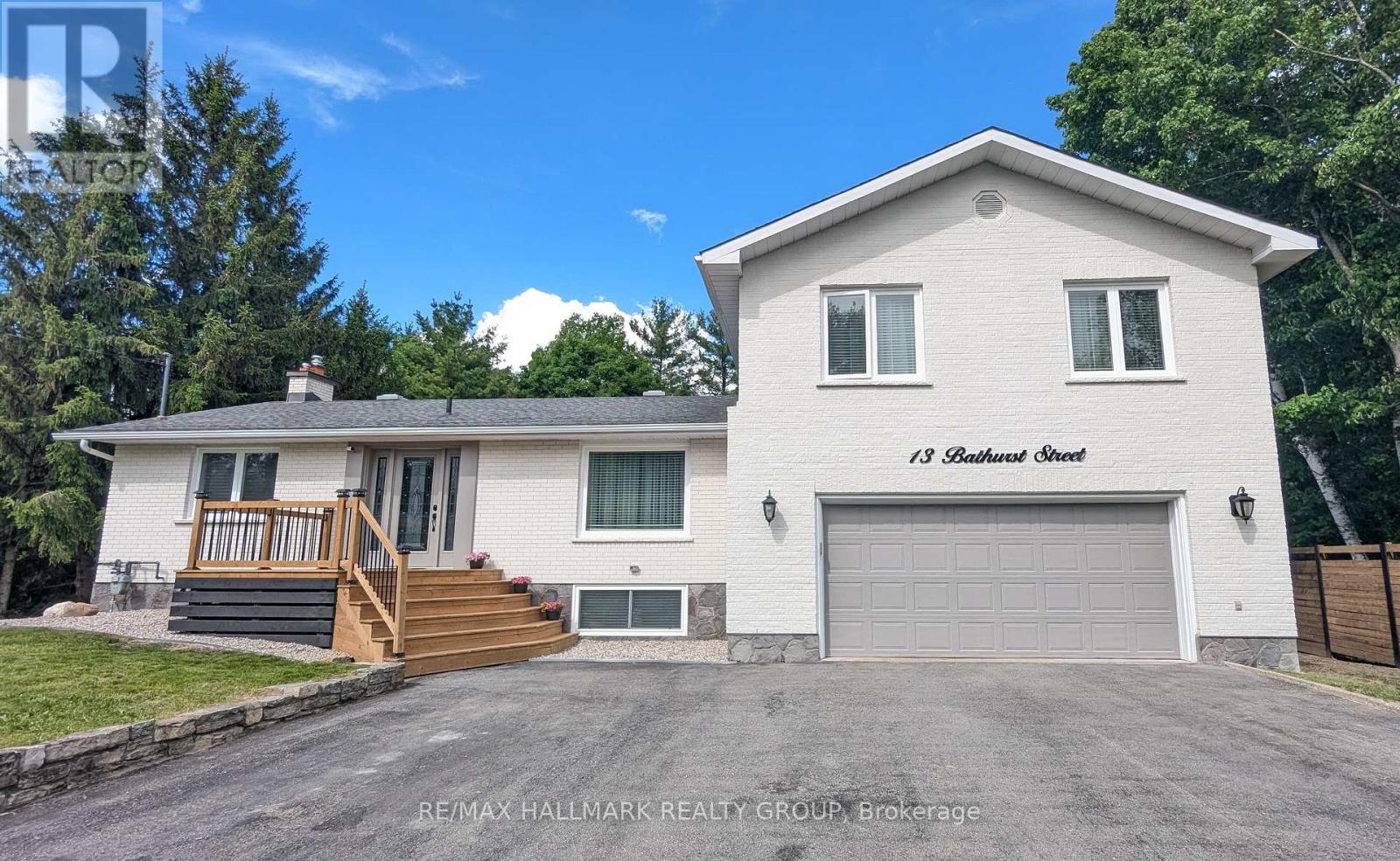 13 BATHURST STREET, Ottawa, Ontario