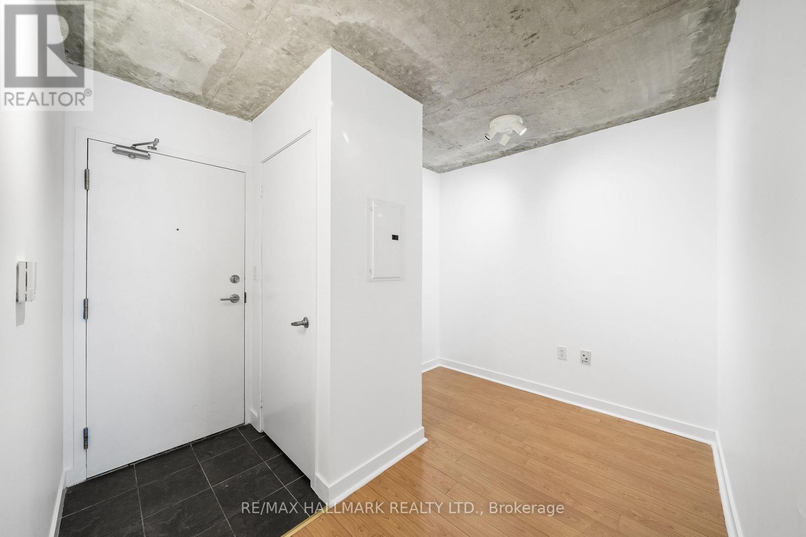 1702 - 11 Brunel Court, Toronto, Ontario  M5V 3Y3 - Photo 4 - C13473478