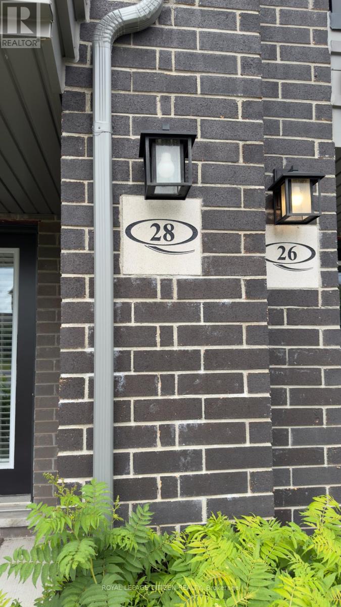28 Emmas Way W, Whitby, Ontario  L1R 0S7 - Photo 3 - E13480720