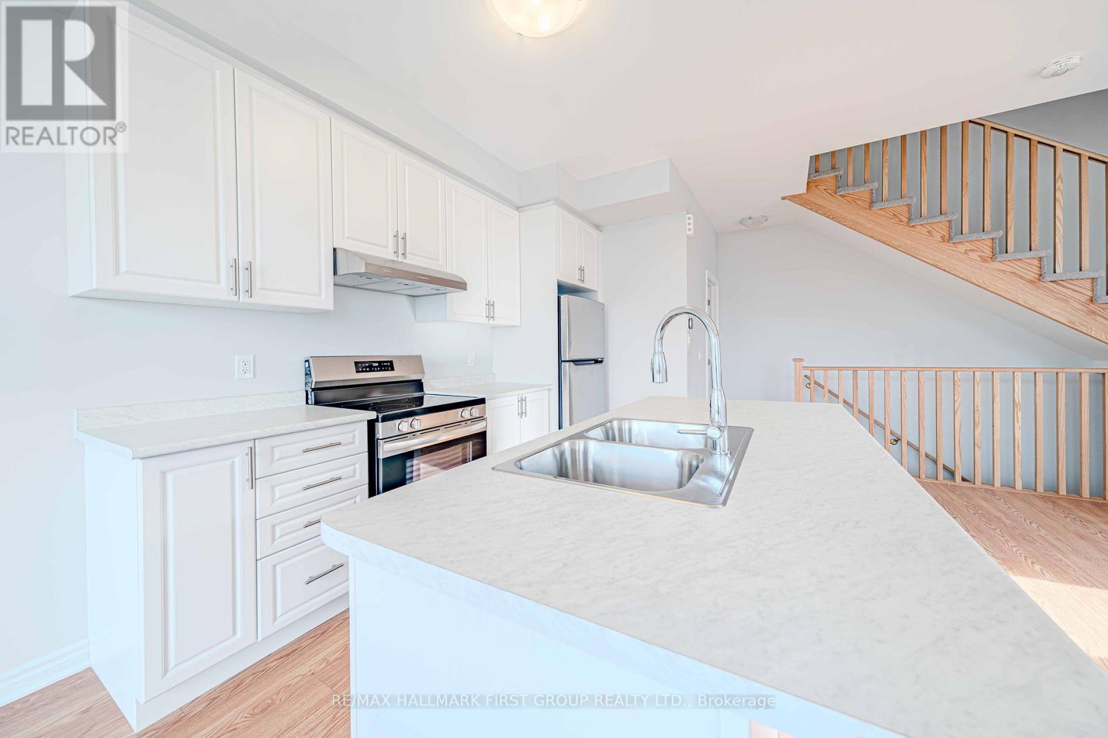 1220 Greentree Path, Oshawa, Ontario  L1L 0X1 - Photo 15 - E13480782