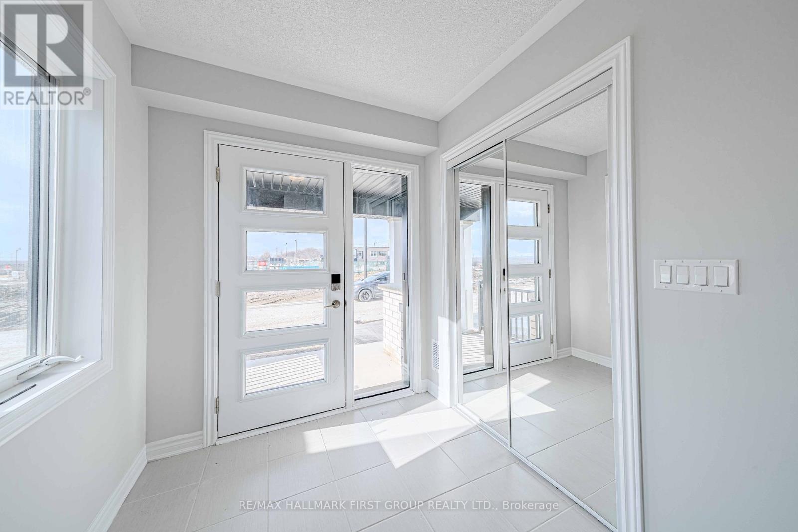 1220 Greentree Path, Oshawa, Ontario  L1L 0X1 - Photo 4 - E13480782