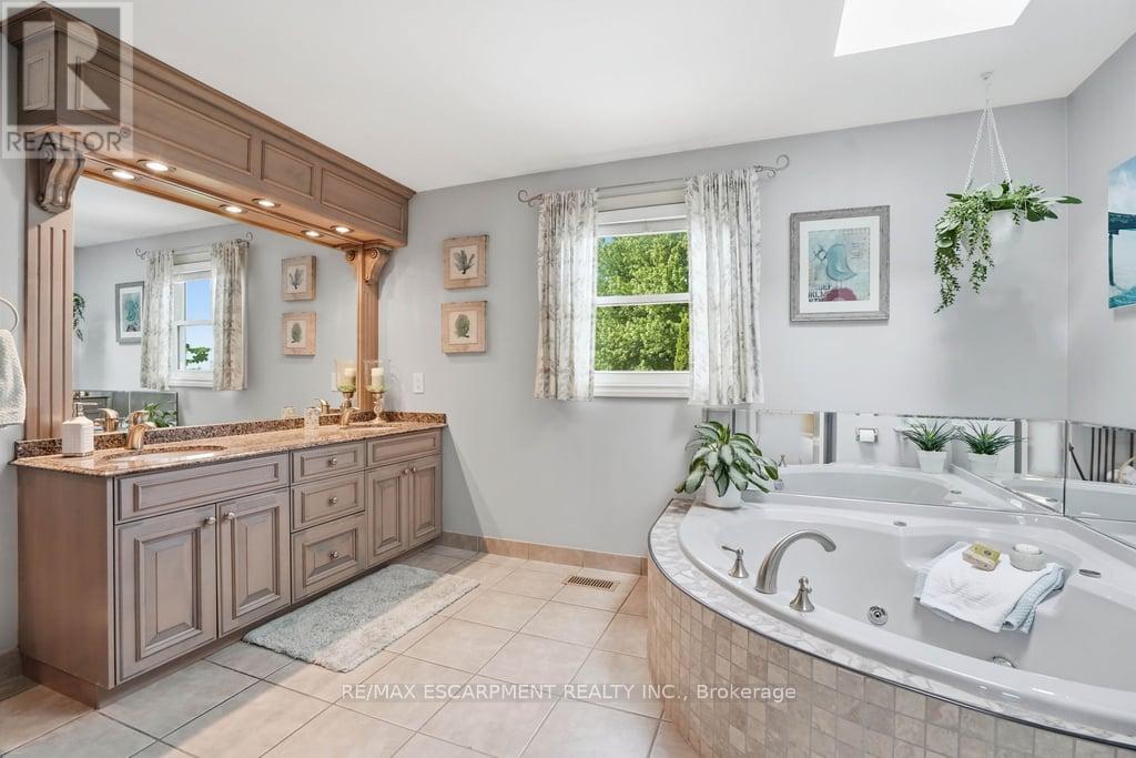 2193 Bader Crescent, Burlington, Ontario L7P 4N5 - Photo 20 - W13480680