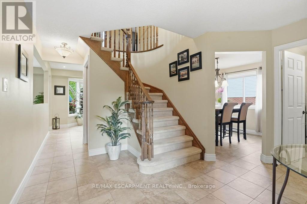 2193 Bader Crescent, Burlington, Ontario L7P 4N5 - Photo 5 - W13480680