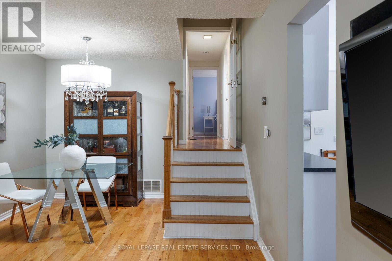 2358 Holyhead Drive, Burlington, Ontario  L7P 3V3 - Photo 14 - W13480724