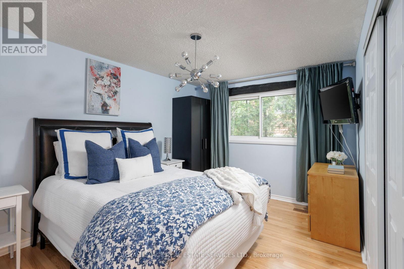 2358 Holyhead Drive, Burlington, Ontario  L7P 3V3 - Photo 15 - W13480724