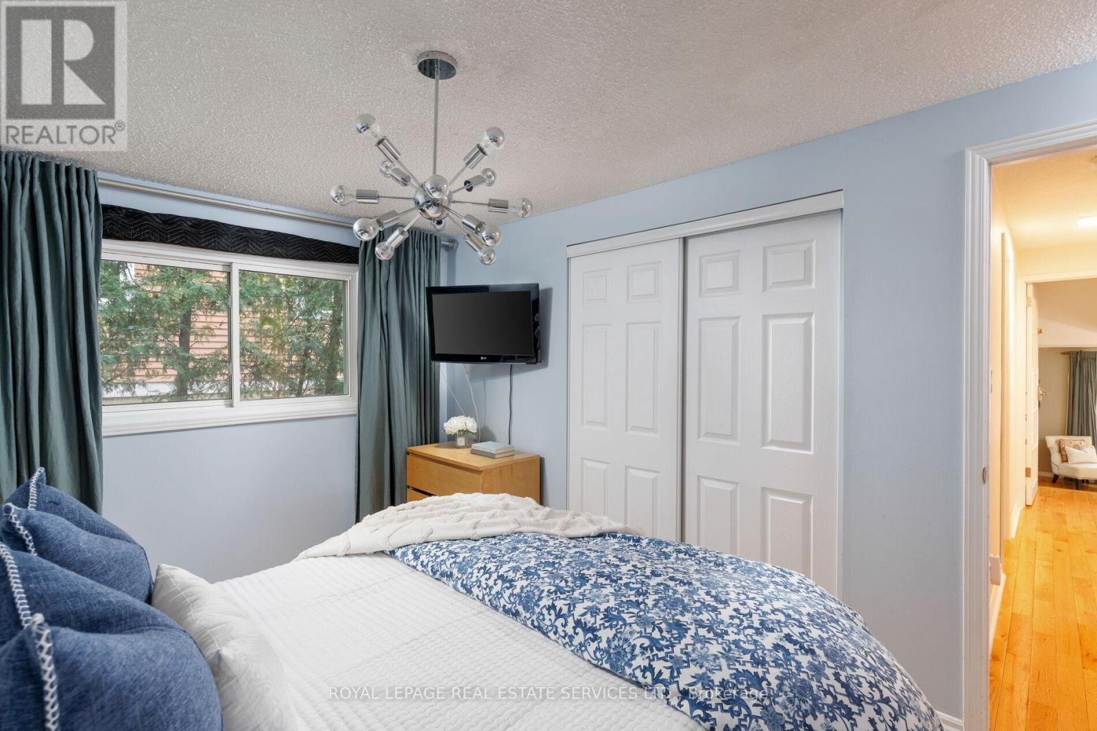 2358 Holyhead Drive, Burlington, Ontario  L7P 3V3 - Photo 17 - W13480724
