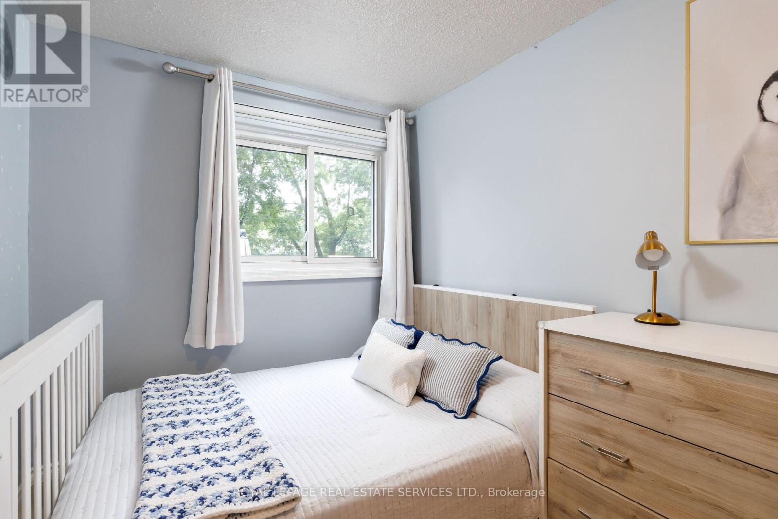 2358 Holyhead Drive, Burlington, Ontario  L7P 3V3 - Photo 20 - W13480724