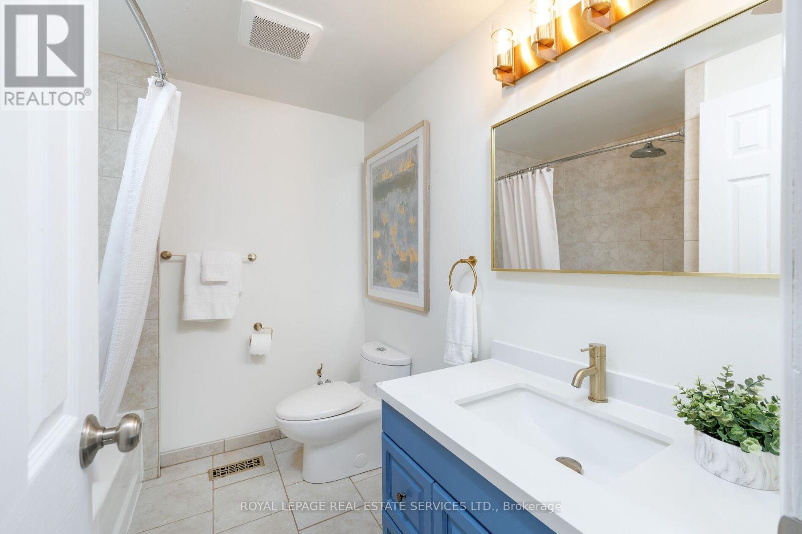 2358 Holyhead Drive, Burlington, Ontario  L7P 3V3 - Photo 24 - W13480724