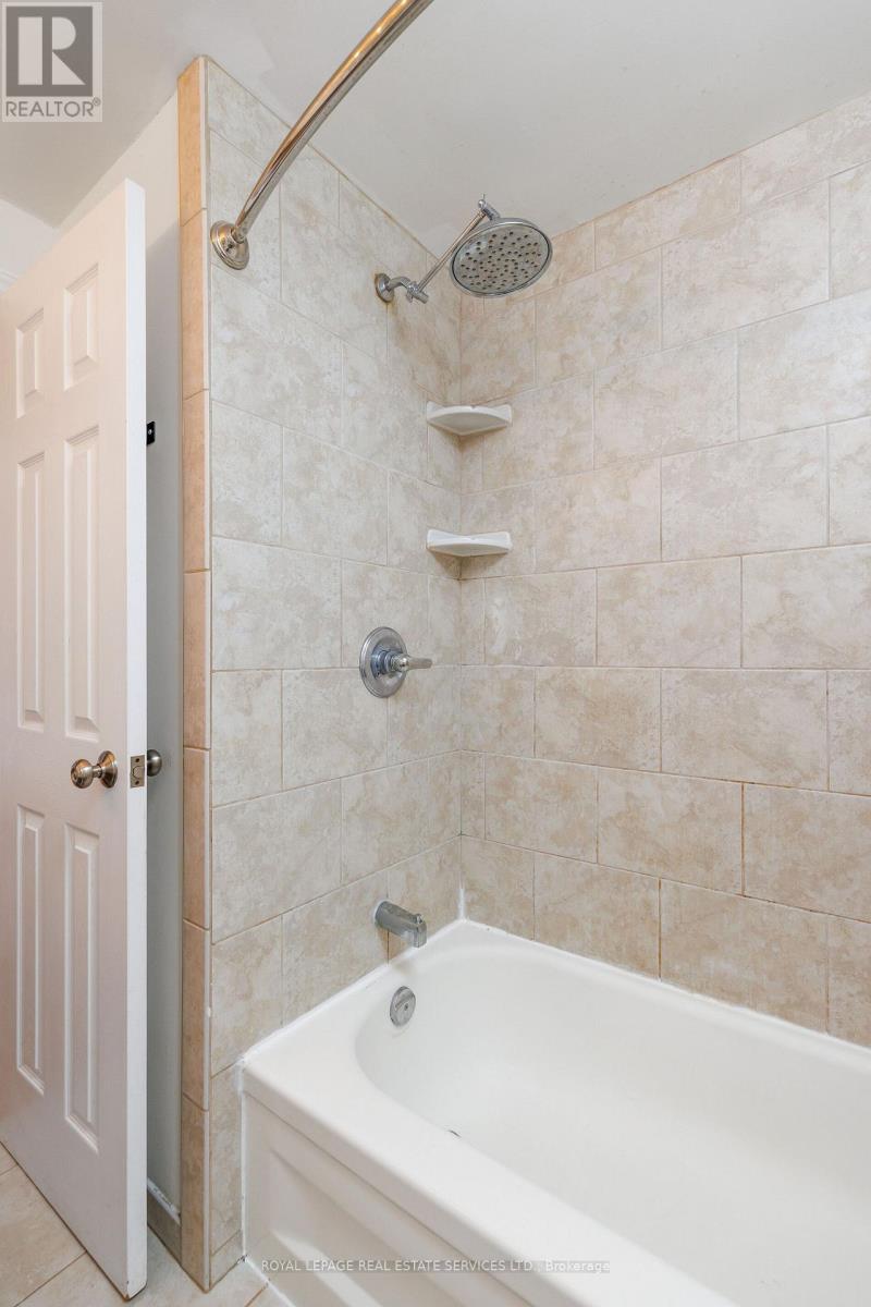2358 Holyhead Drive, Burlington, Ontario  L7P 3V3 - Photo 26 - W13480724