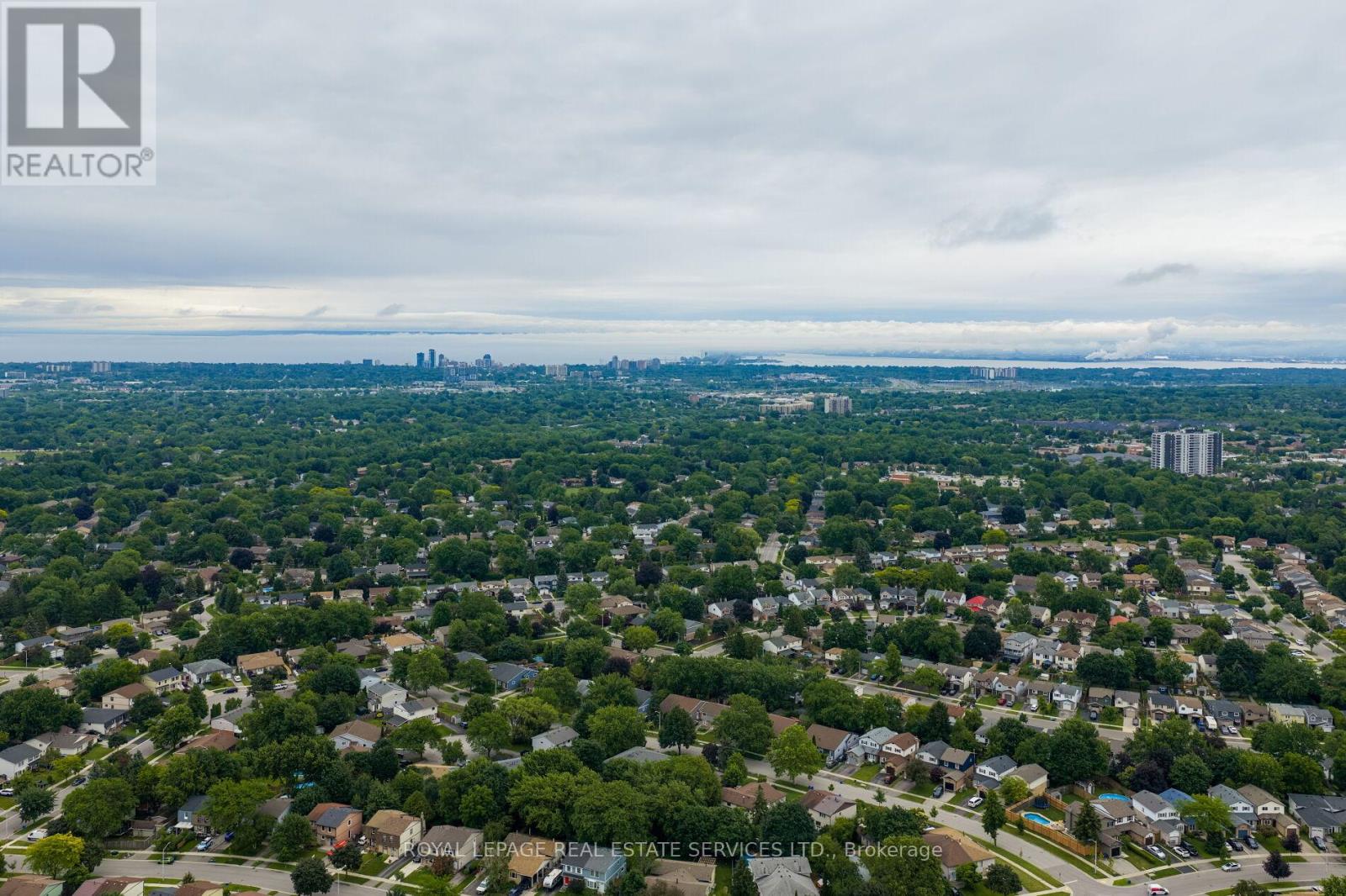 2358 Holyhead Drive, Burlington, Ontario  L7P 3V3 - Photo 47 - W13480724