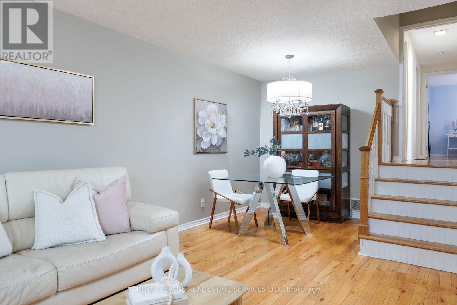 2358 Holyhead Drive, Burlington, Ontario  L7P 3V3 - Photo 8 - W13480724