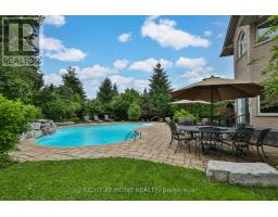 2275 WHITECLIFFE WAY, Oakville, Ontario