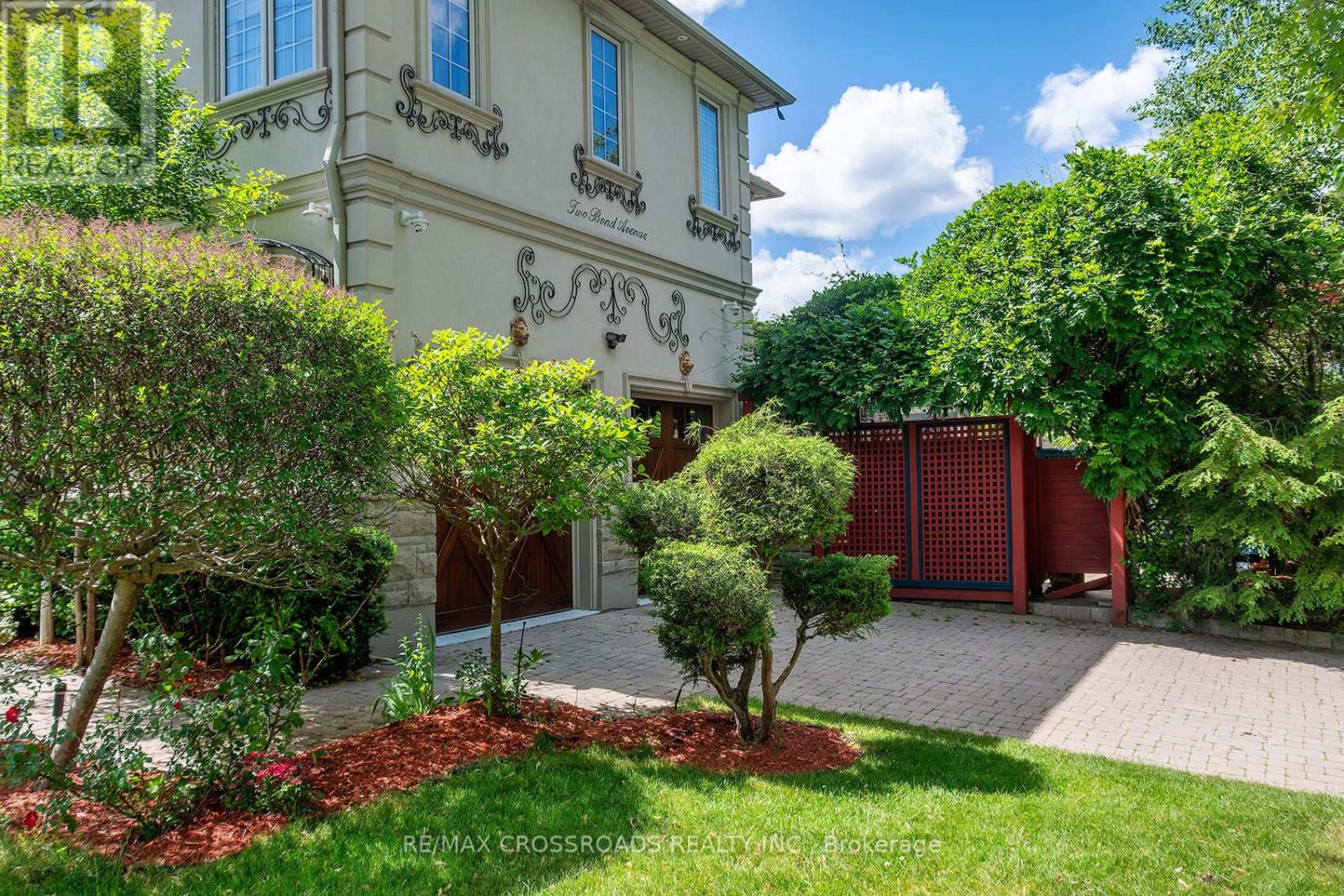 2 Bond Avenue, Toronto, Ontario  M3B 1L8 - Photo 6 - C13474582