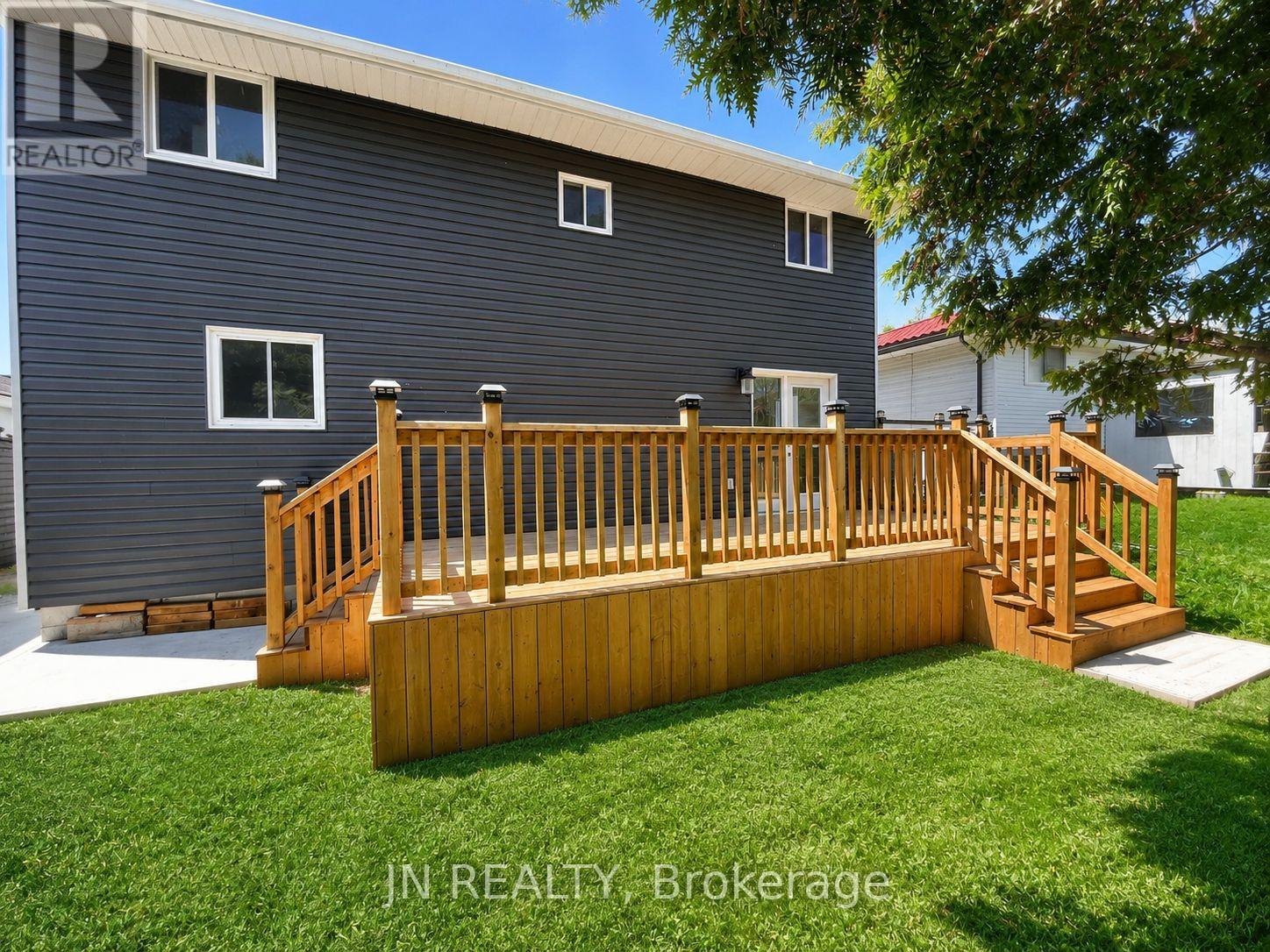 1962 Franklin Avenue W, Sarnia, Ontario  N0N 1C0 - Photo 5 - X13465008