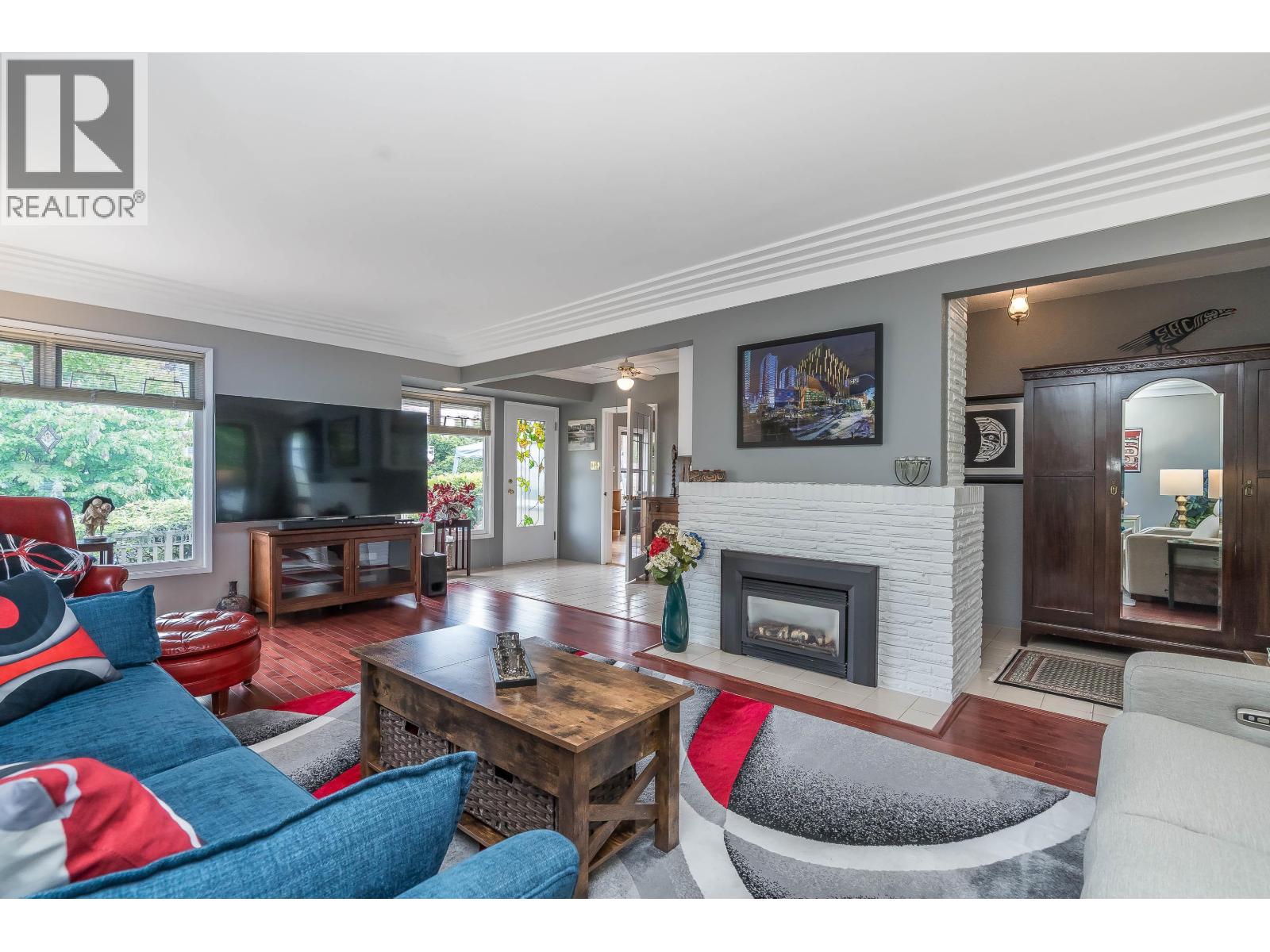 324 Churchill Avenue, New Westminster, British Columbia  V3L 4P6 - Photo 9 - R3138508