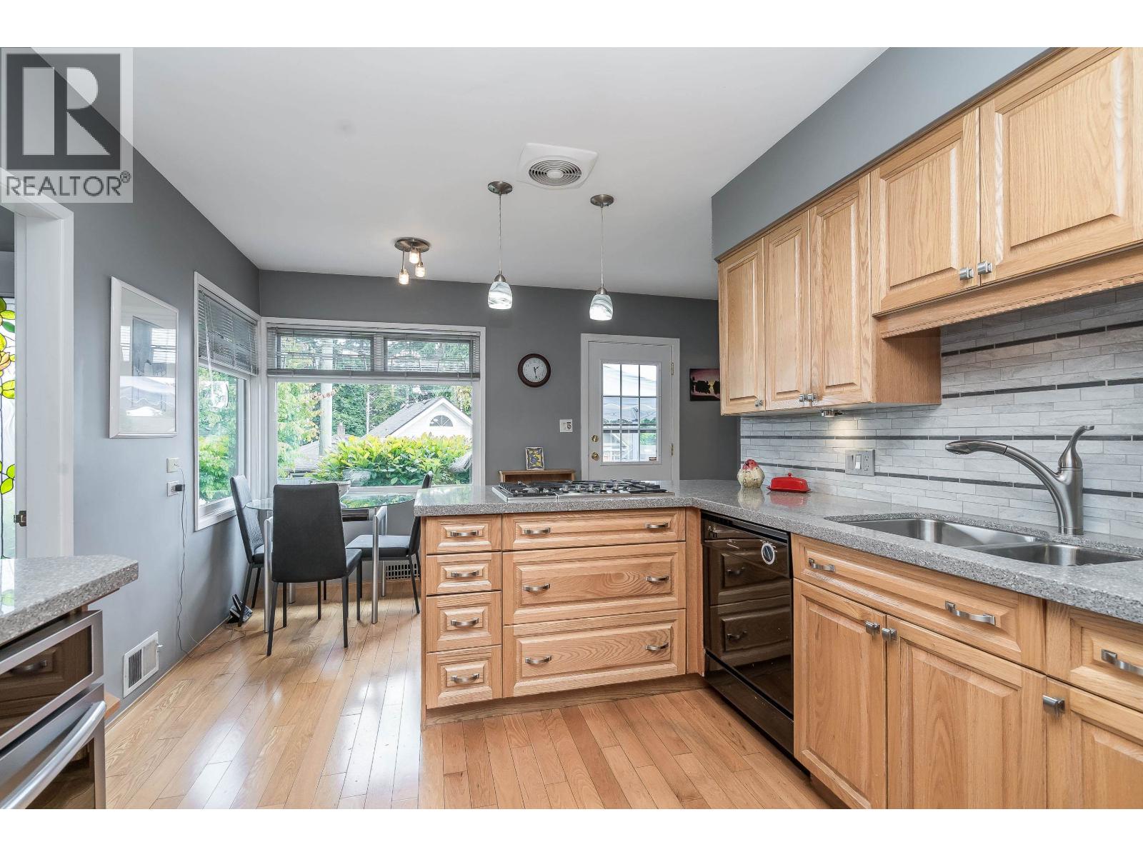 324 Churchill Avenue, New Westminster, British Columbia  V3L 4P6 - Photo 15 - R3138508