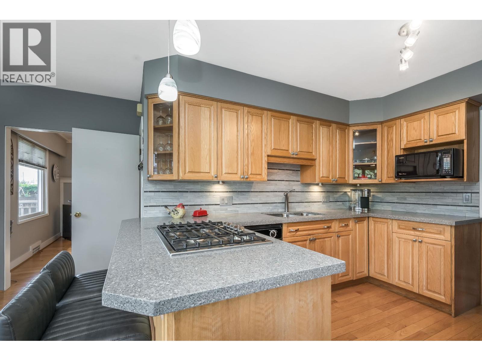 324 Churchill Avenue, New Westminster, British Columbia  V3L 4P6 - Photo 17 - R3138508