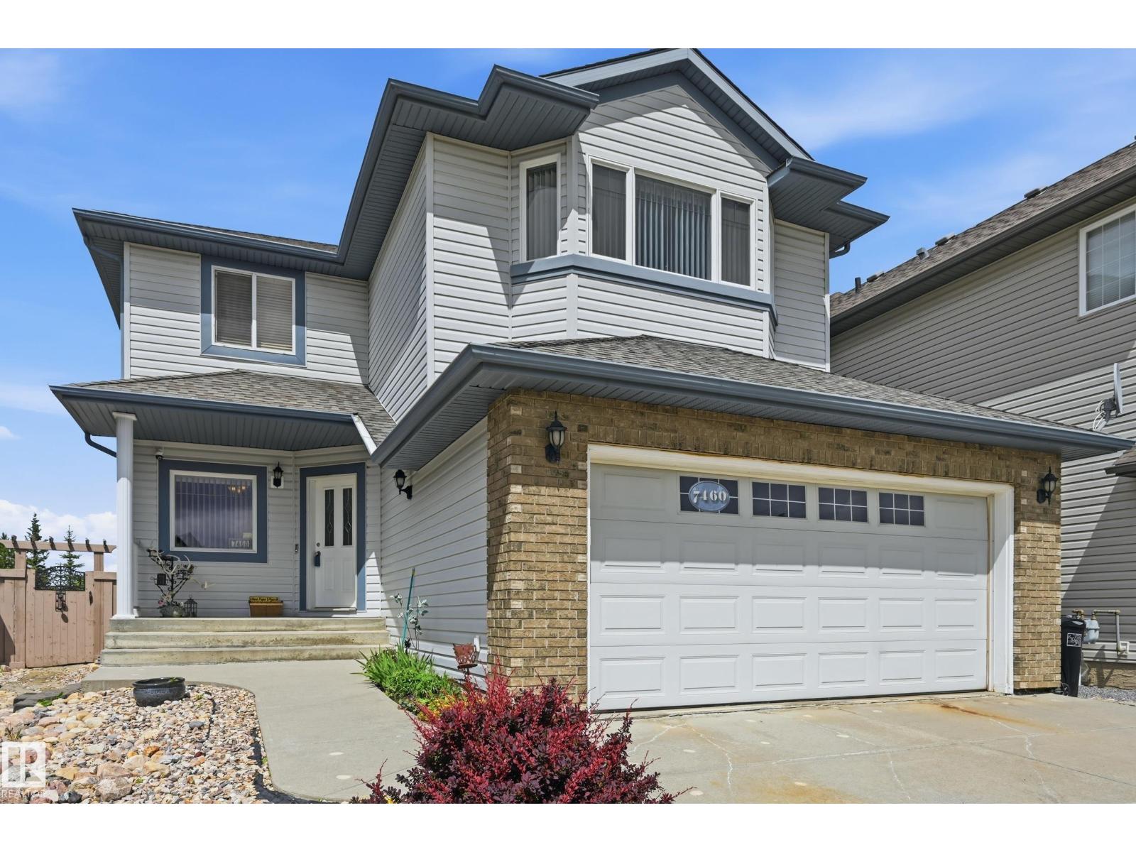 7460 SINGER LD NW, Edmonton, Alberta