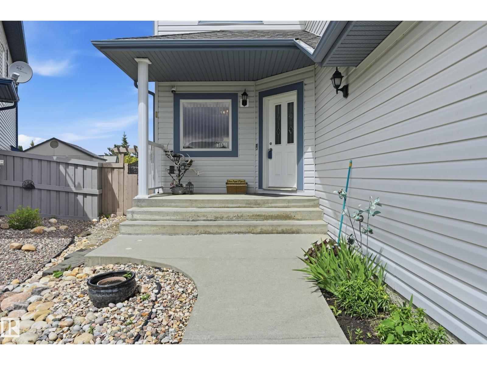 7460 Singer Ld NW, Edmonton, Alberta  T6R 3S3 - Photo 2 - E4495242