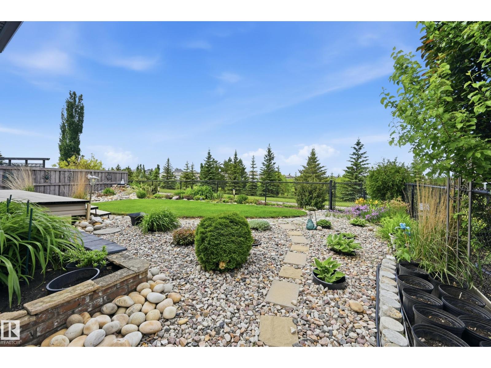 7460 Singer Ld NW, Edmonton, Alberta  T6R 3S3 - Photo 38 - E4495242