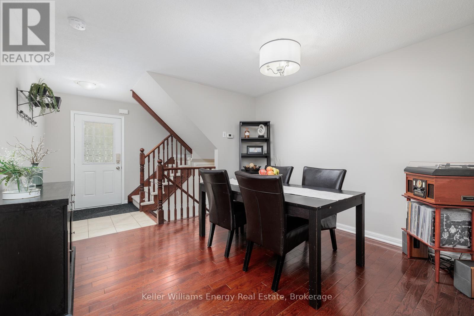 926 Burrows Gate, Milton, Ontario  L9T 0K7 - Photo 4 - W13480790