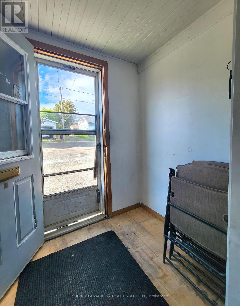 1 Brookbank Avenue, Kirkland Lake, Ontario  P2N 1V2 - Photo 2 - T13480852