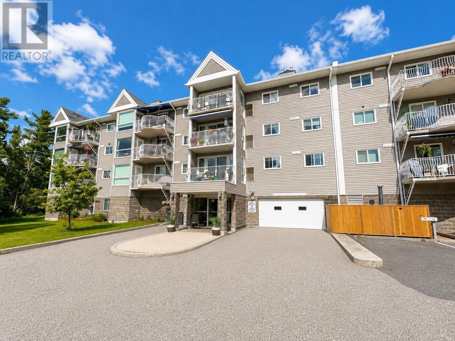 104 471 Lakeview Drive, Kenora, Ontario