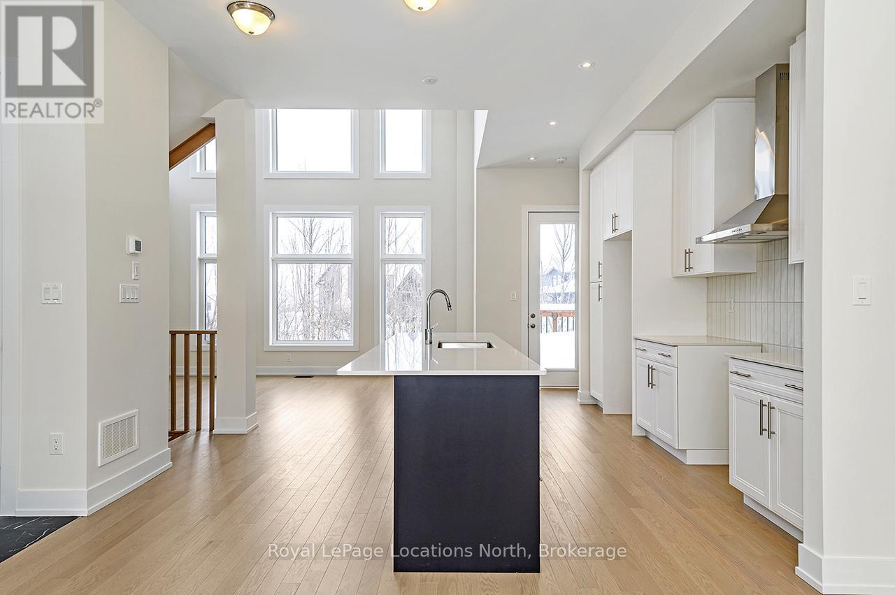 111 Clement Lane, Blue Mountains, Ontario  N0H 1J0 - Photo 5 - X12824810