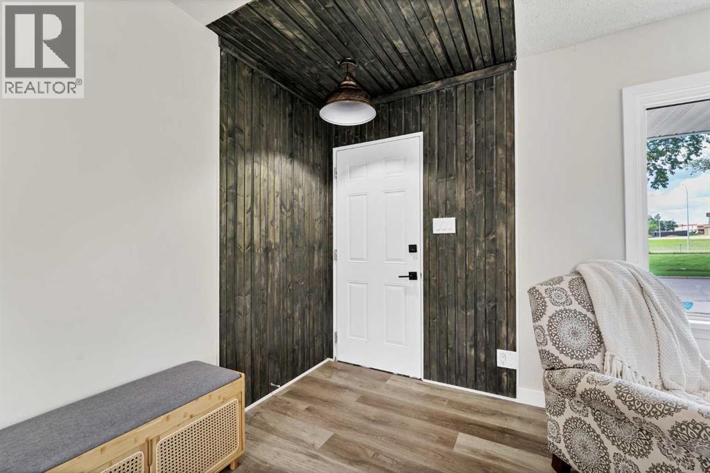 1005 Bullivant Crescent Sw, Medicine Hat, Alberta  T1A 5G7 - Photo 3 - A2322342