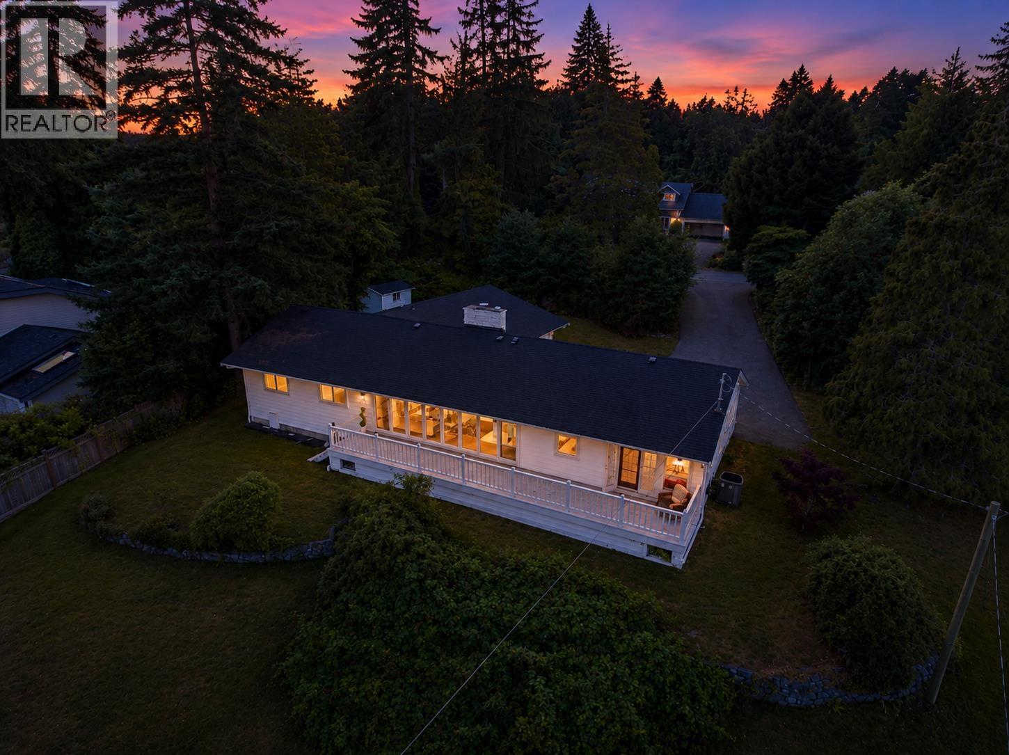 638 King Georges Way, West Vancouver, British Columbia V7S 1S3 - Photo 2 - R3139009