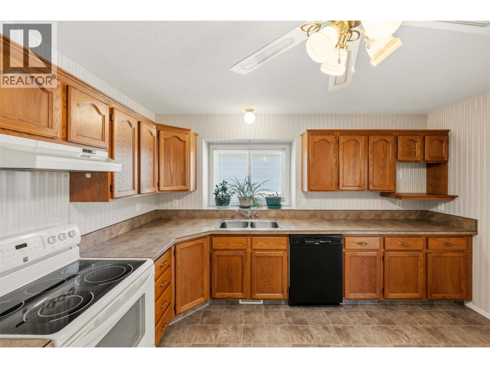 331 Falcon Drive, Penticton, British Columbia  V2A 8K6 - Photo 13 - 10391573