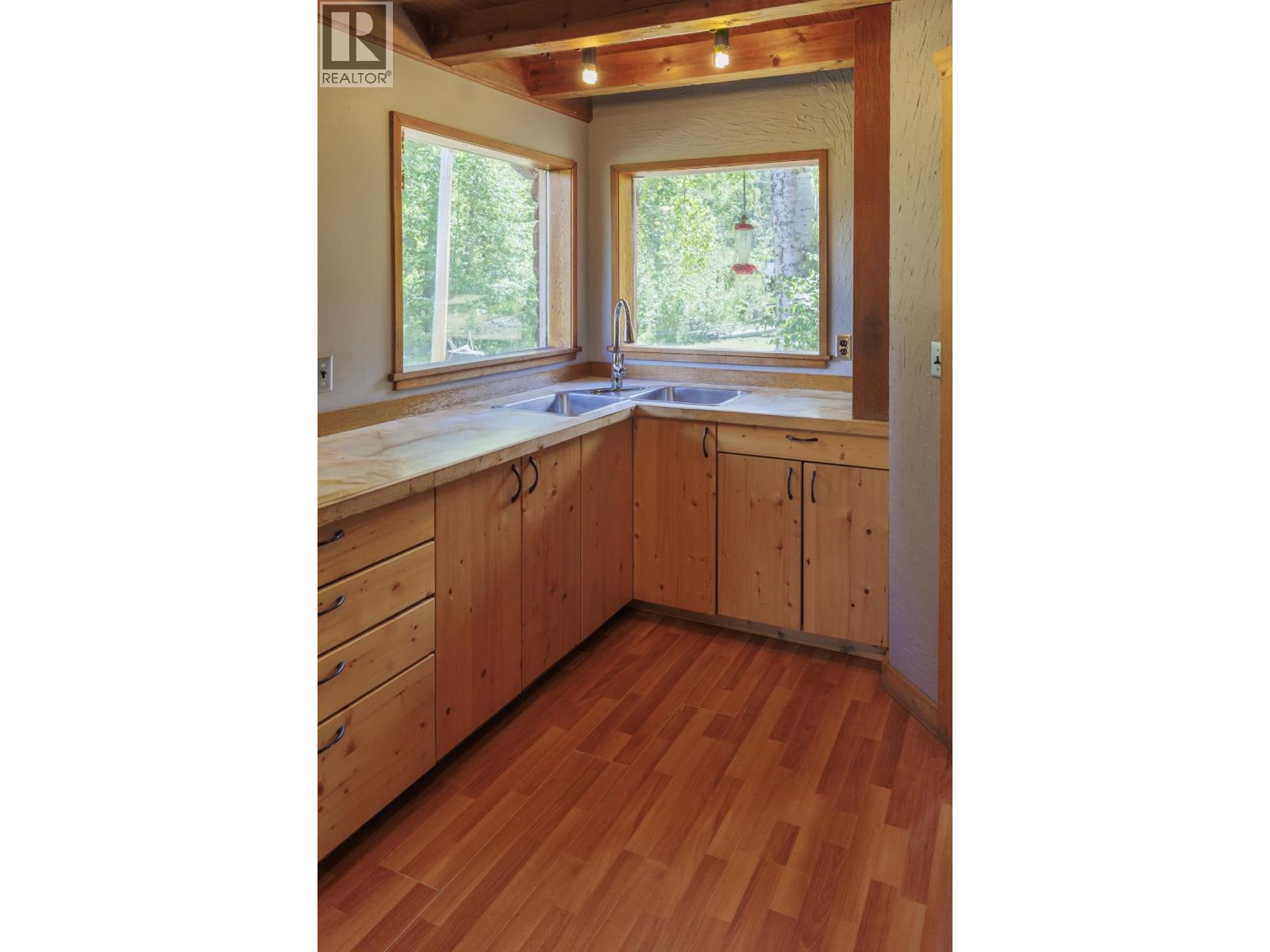 4600 Eddy Road, Mcbride, British Columbia  V0J 2E0 - Photo 10 - R3139082