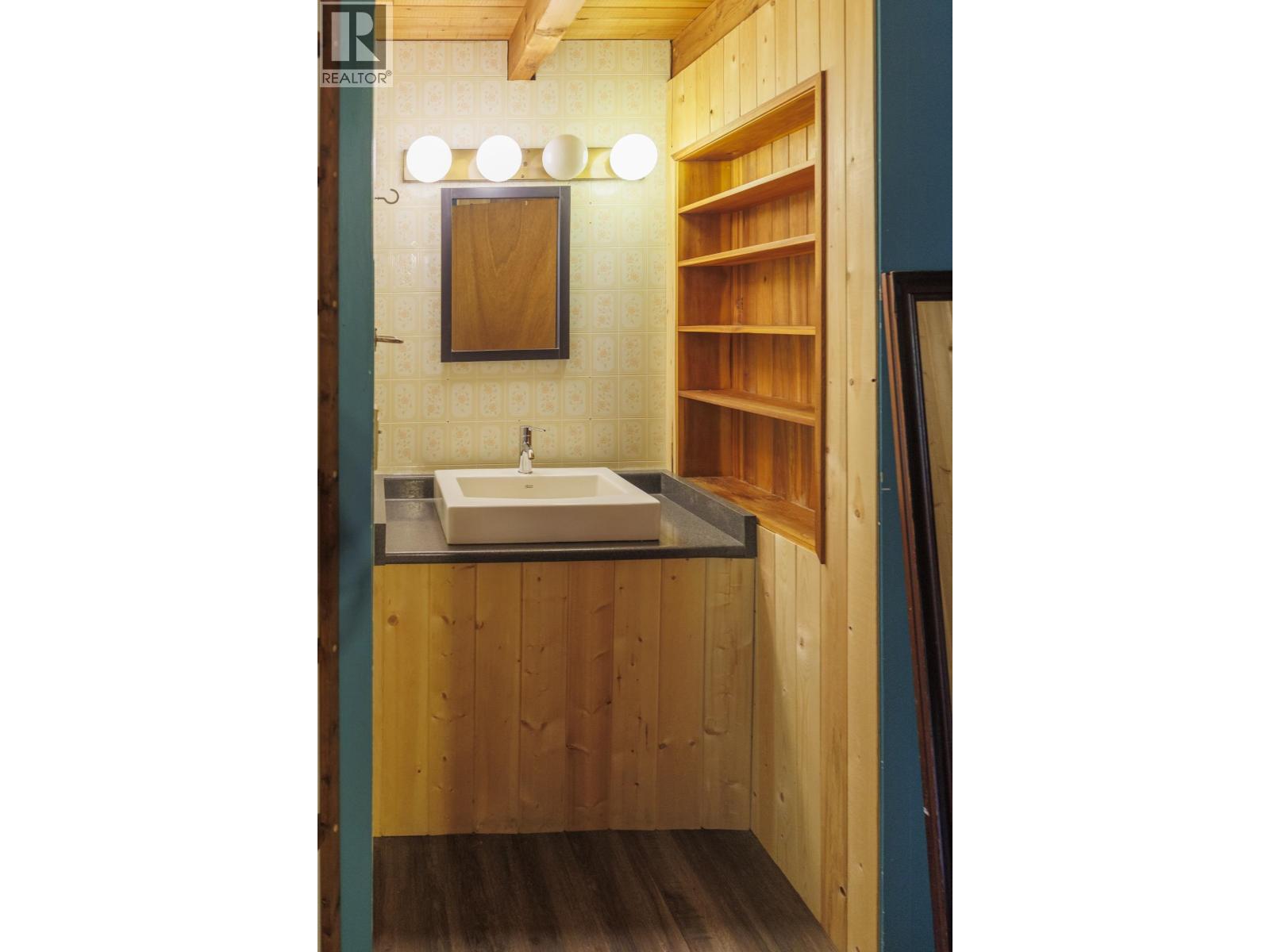 4600 Eddy Road, Mcbride, British Columbia  V0J 2E0 - Photo 15 - R3139082