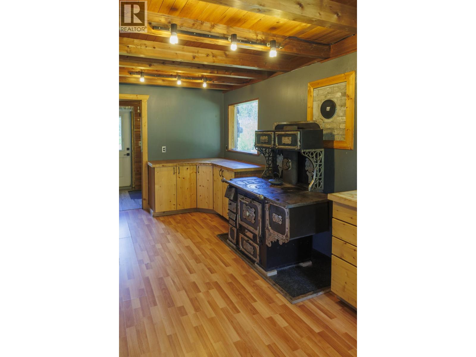 4600 Eddy Road, Mcbride, British Columbia  V0J 2E0 - Photo 9 - R3139082