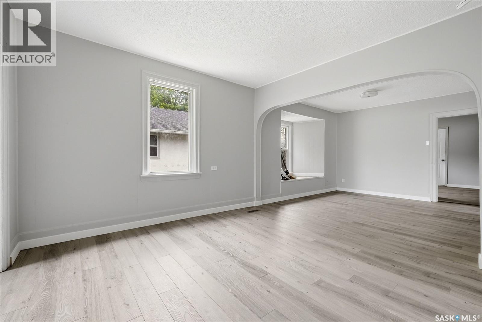 214 Edward Street, Regina, Saskatchewan  S4R 4W1 - Photo 3 - SK040433