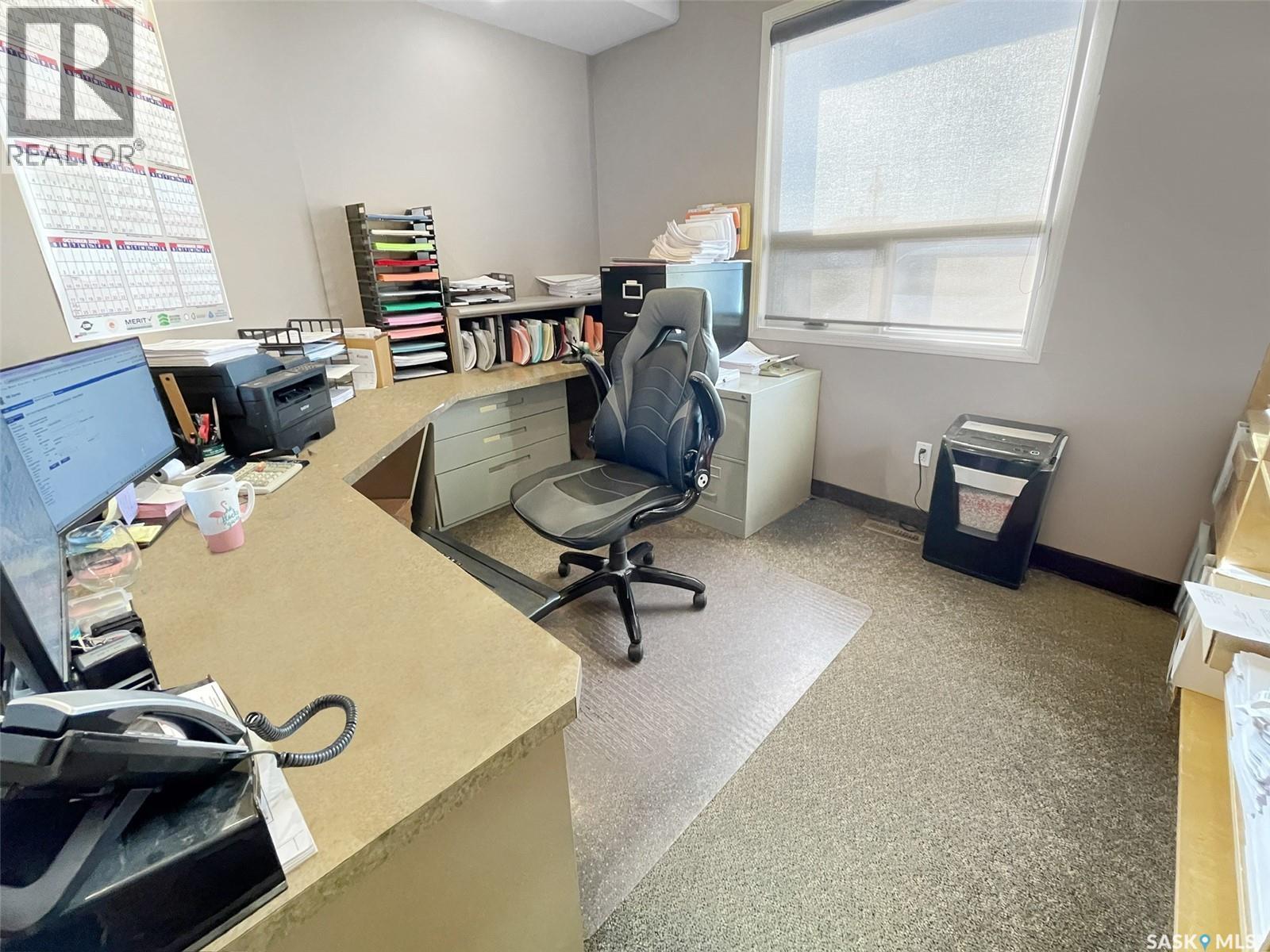 37 5th Avenue Nw, Swift Current, Saskatchewan  S9H 4T4 - Photo 10 - SK040396
