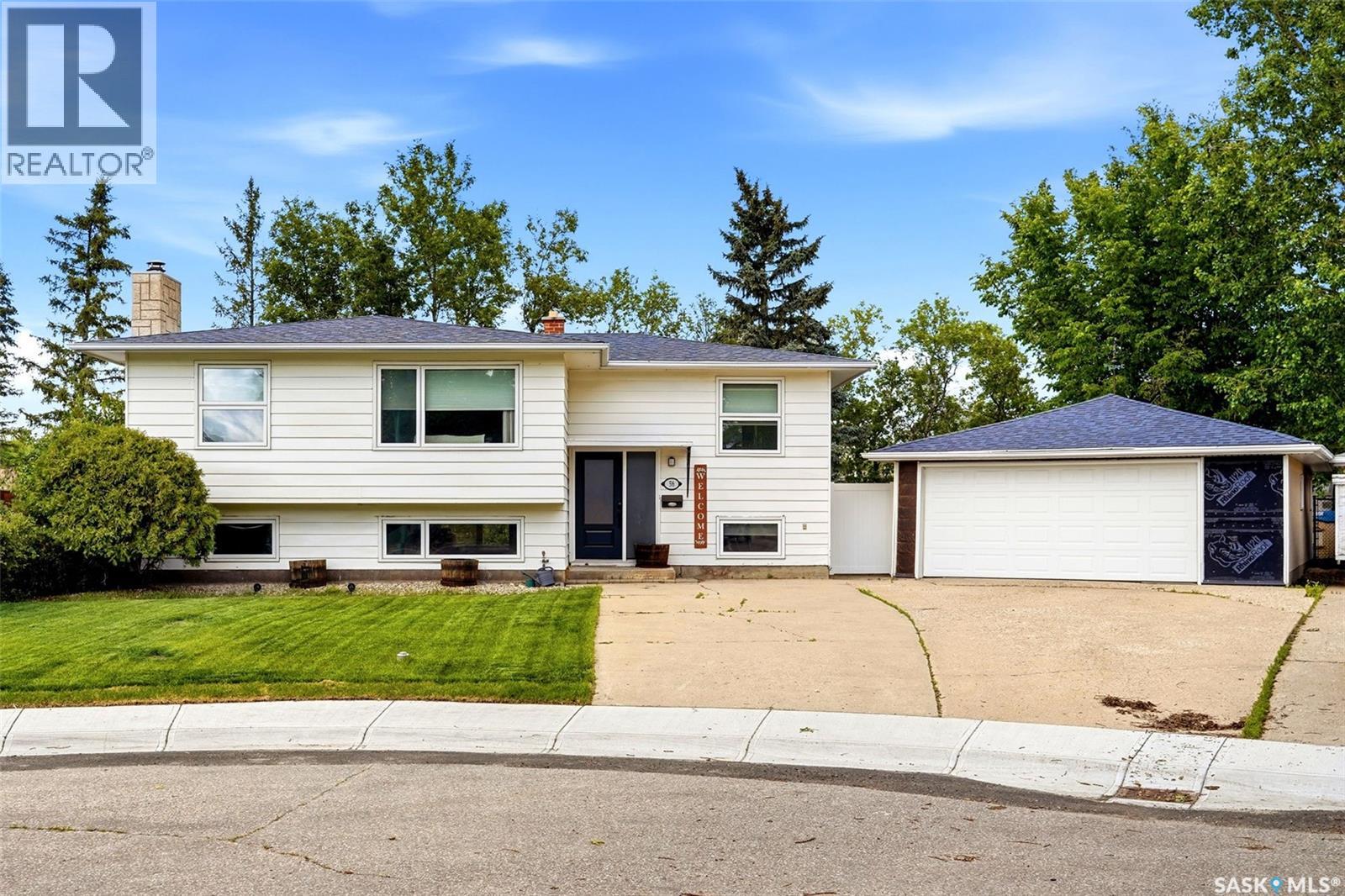 58 Norwood Crescent, Regina, Saskatchewan  S4R 0A1 - Photo 2 - SK040381