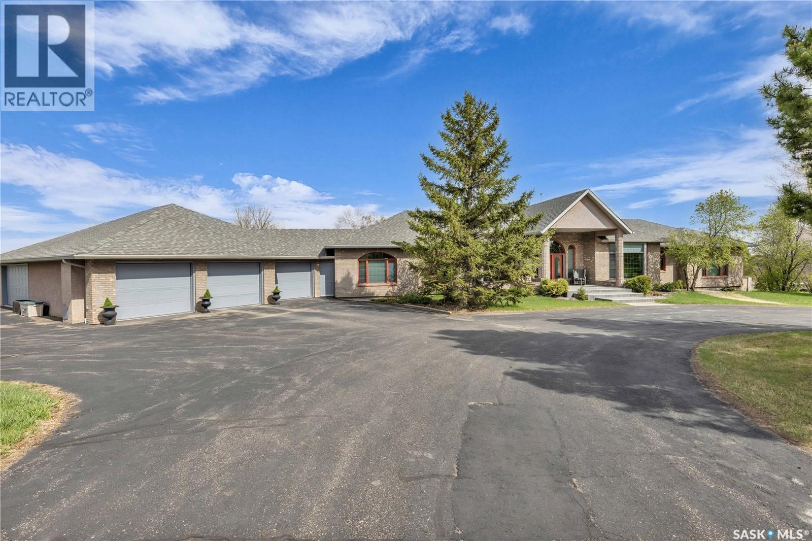48 Cathedral Bluffs Road, Corman Park Rm No. 344, Saskatchewan  S7P 1A3 - Photo 4 - SK039731