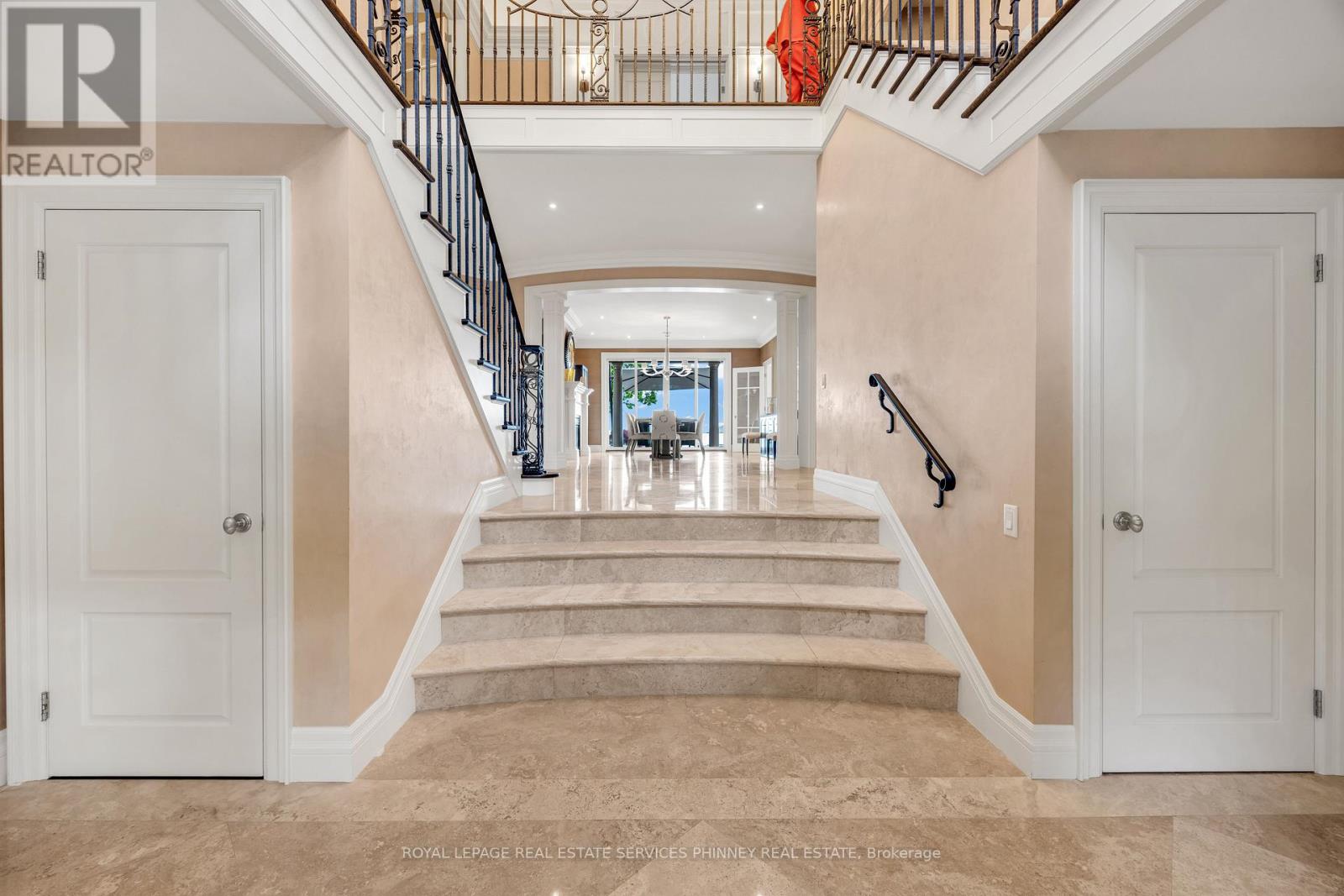35 Brentwood Road, Oakville, Ontario  L6J 4B7 - Photo 6 - W13474492