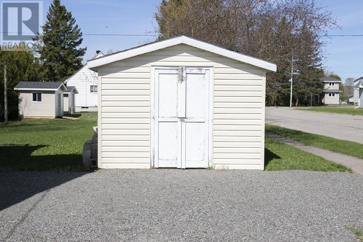 43 Weldon Ave, Sault Ste. Marie, Ontario P6B 3C4 - Photo 6 - SM261218