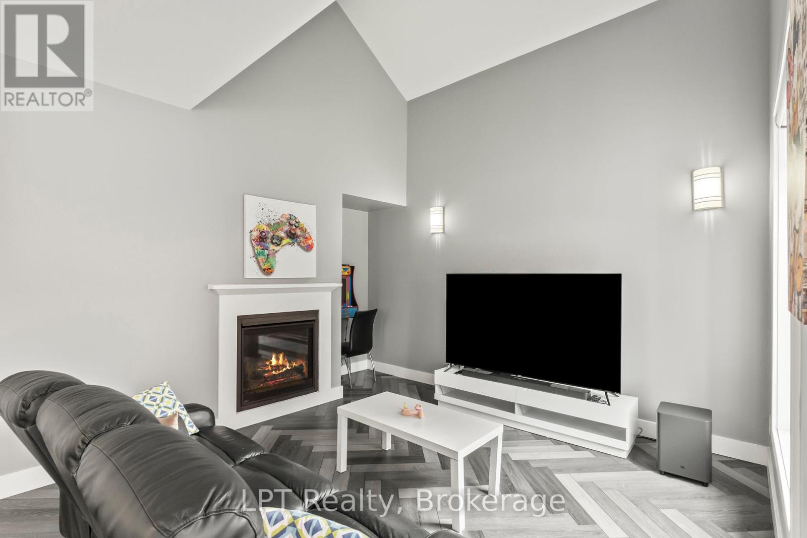 111 Bayview Avenue, Georgina, Ontario  L4P 3Z3 - Photo 7 - N13481096