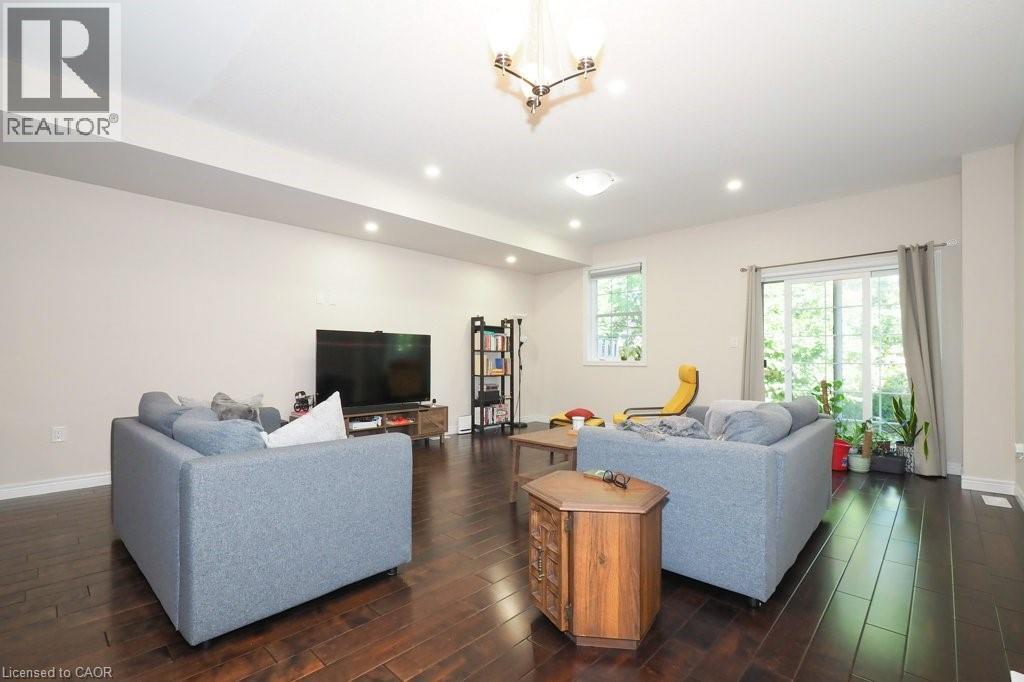 18 Robert Peel Road, Kitchener, Ontario  N2H 0B3 - Photo 7 - 40840913