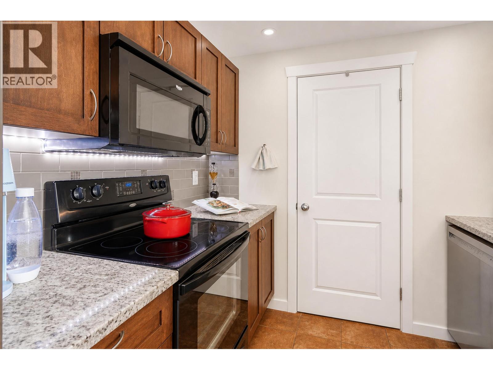 310 2336 Whyte Avenue, Port Coquitlam, British Columbia  V3C 0A7 - Photo 11 - R3139032