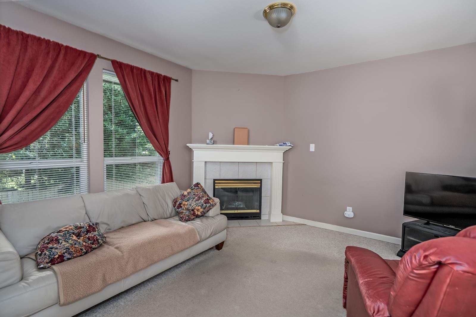8258 Wharton Place, Mission, British Columbia V2V 7A4 - Photo 11 - R3139038
