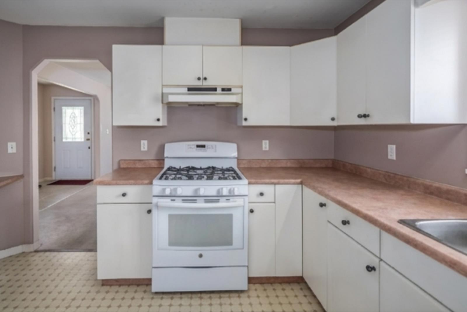 8258 Wharton Place, Mission, British Columbia V2V 7A4 - Photo 5 - R3139038