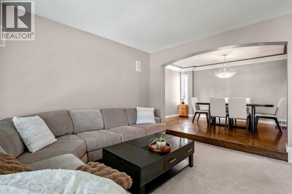 59 Signature Heights Sw, Calgary, Alberta  T3H 3C1 - Photo 7 - A2316963