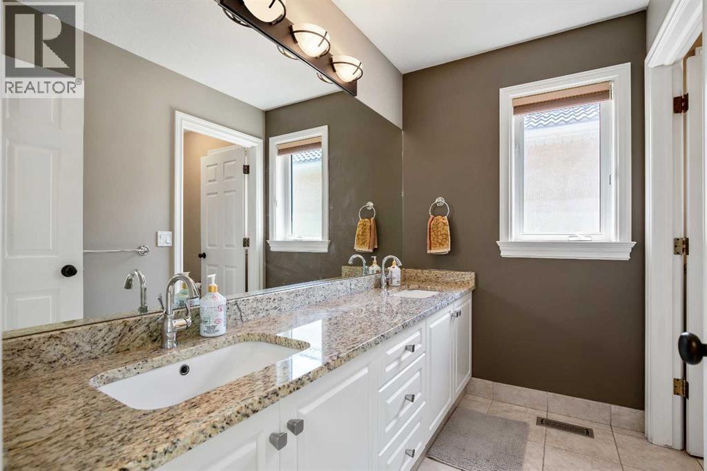 59 Signature Heights Sw, Calgary, Alberta  T3H 3C1 - Photo 30 - A2316963