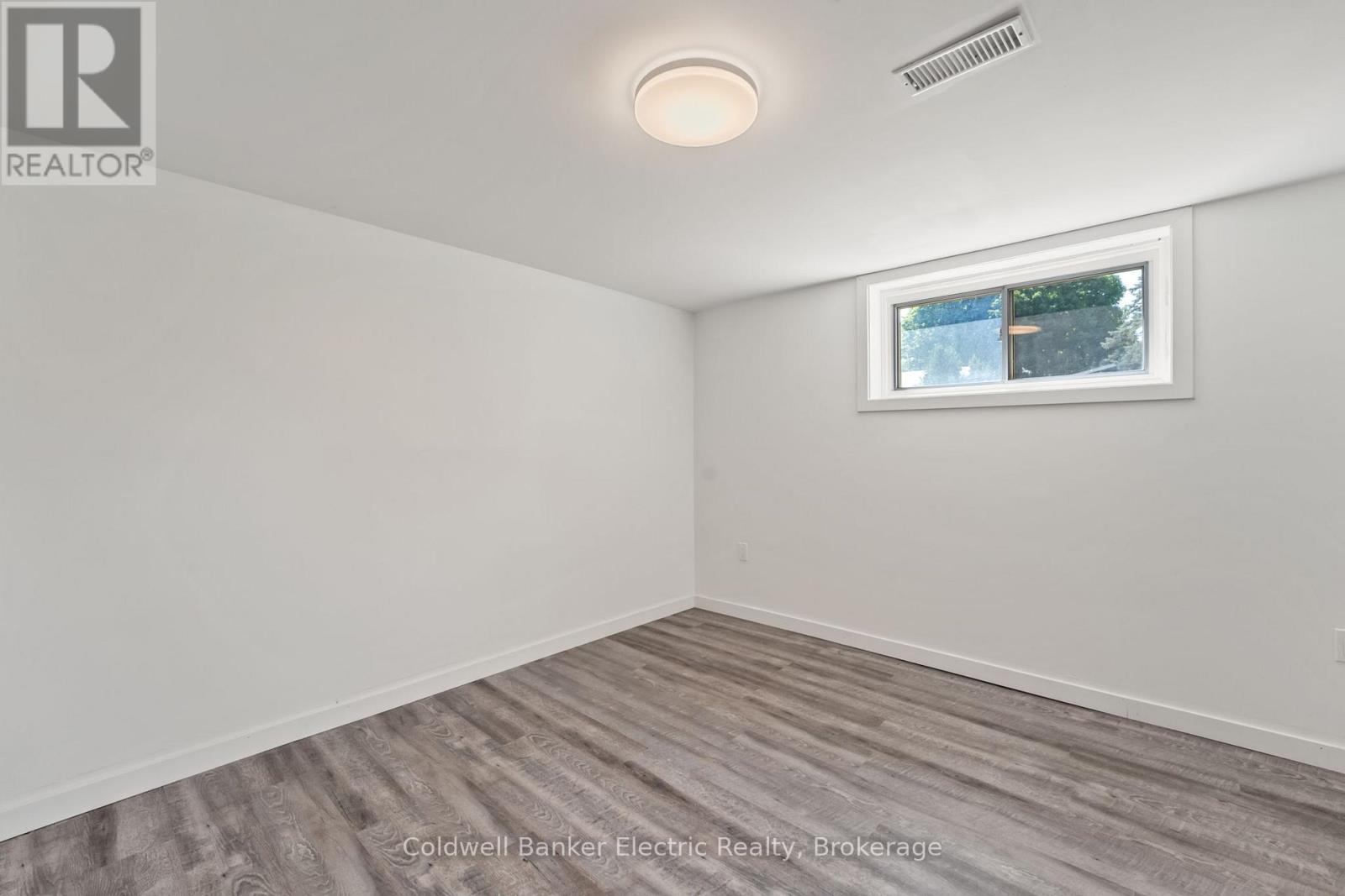 8b Pottinger Street, Kawartha Lakes, Ontario  K9V 3X3 - Photo 30 - X13481036