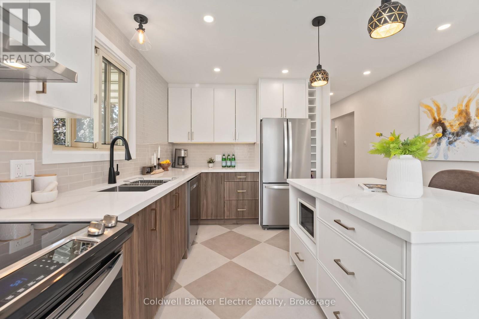 8b Pottinger Street, Kawartha Lakes, Ontario  K9V 3X3 - Photo 8 - X13481036